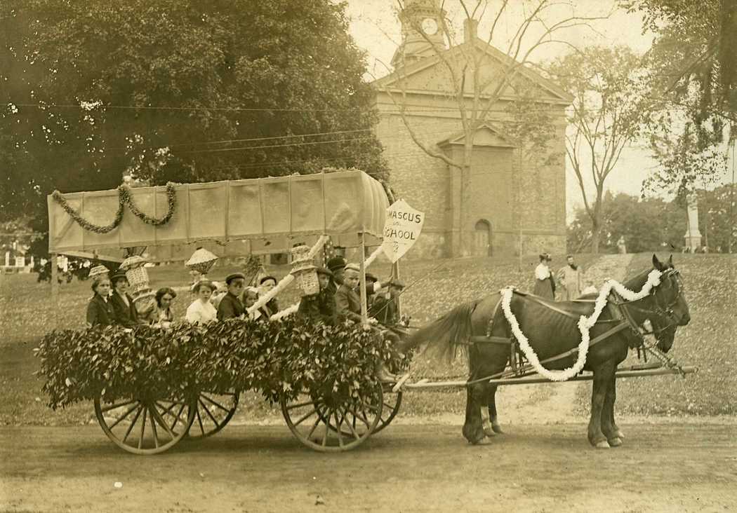 1910-Carnival-Damascus-School-float.jpg