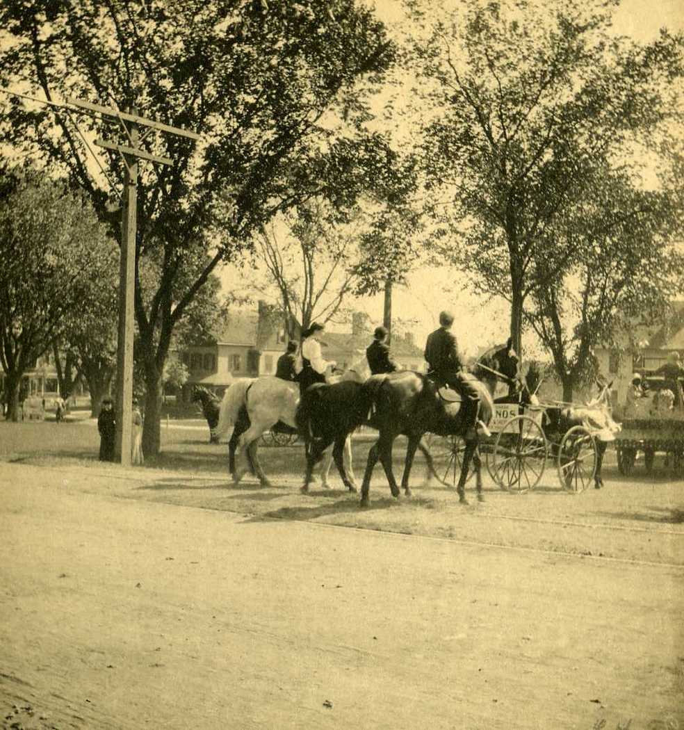 1905-Carnival-Marshals-of-the-parade.jpg