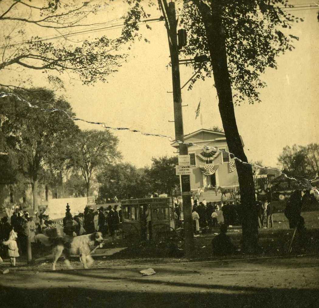 1905-Carnival-Town-Hall.jpg