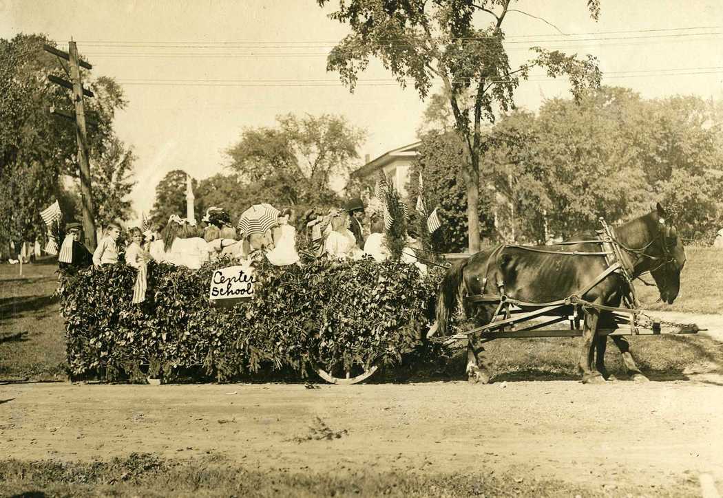 1909-Carnival-Center-School-float-3.jpg