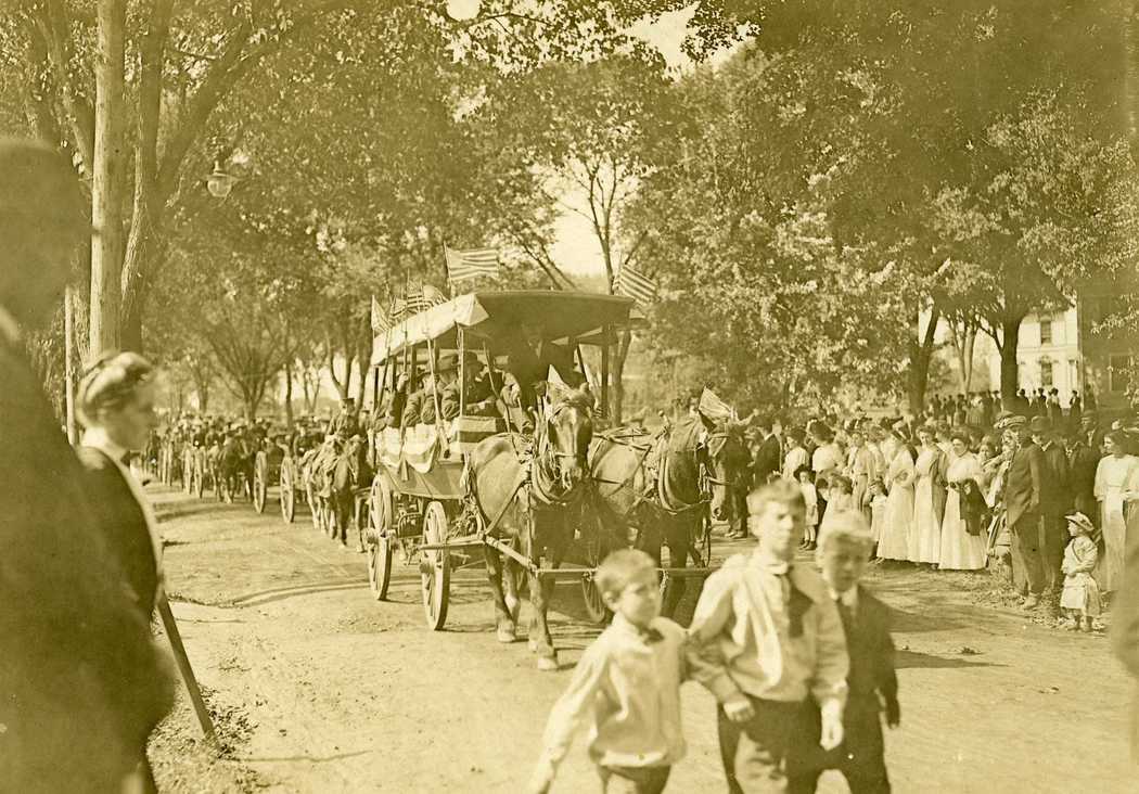 1910-Carnival-Veterans-GAR.jpg