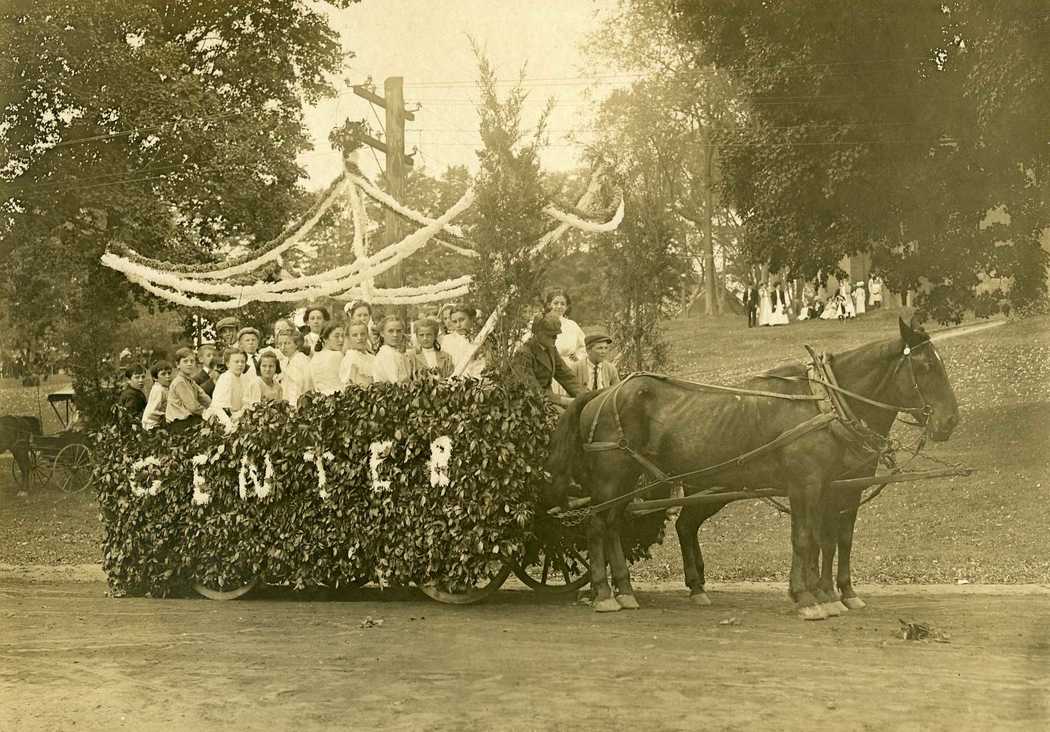 1910-Carnival-Center-School-float.jpg