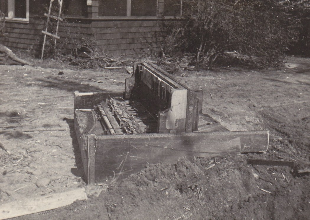 Mrs.-George-Fouser's-piano.jpg