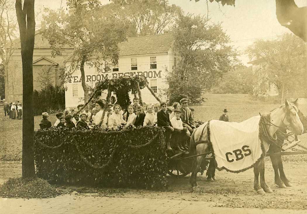 1910-Carnival-Canoe-Brook-School-float.jpg