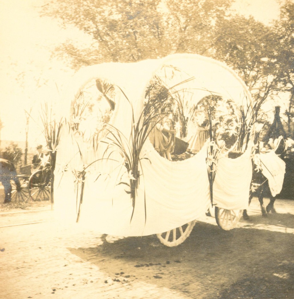 1906-Carnival-Hoadley-&-Hutchinson-2.jpg