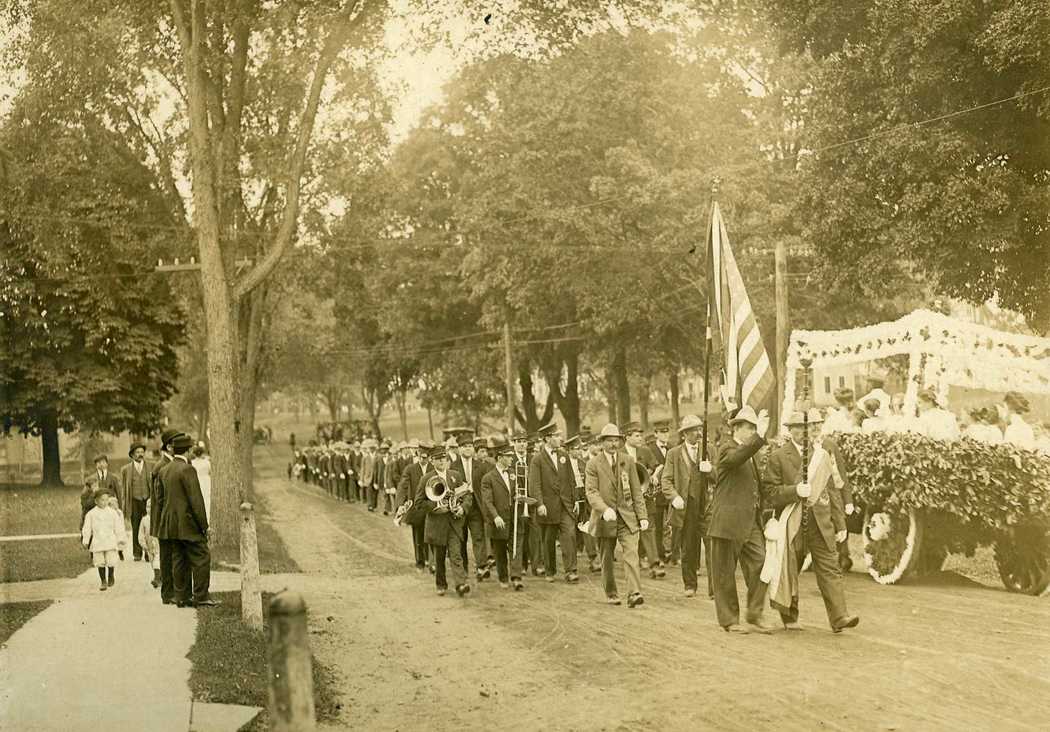 1910-Carnival-Polish-Society.jpg