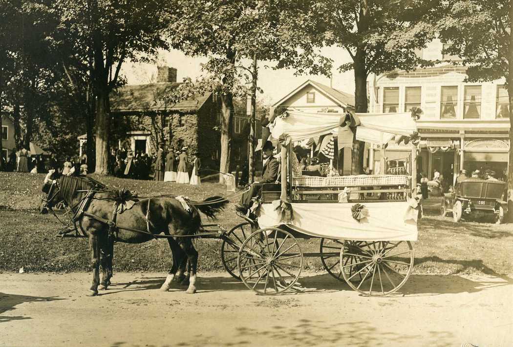 1909-Carnival-Mr-Spargo-with-SA-Griswold.jpg