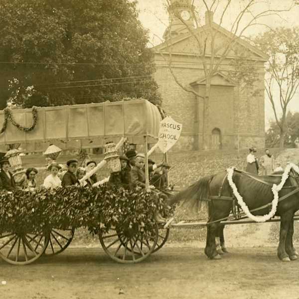 1910 Carnival: Damascus School Float