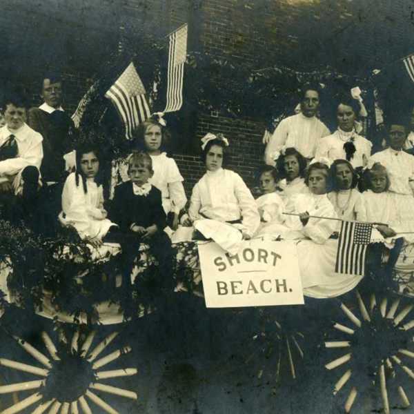 1905-Carnival-Short-Beach-School-float.jpg