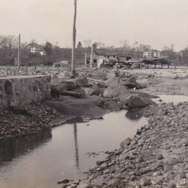 Leetes Island Road, Shell Beach