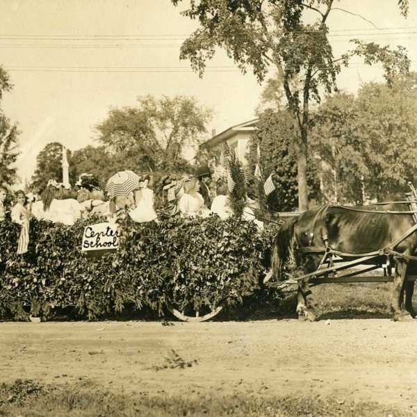 1909-Carnival-Center-School-float-3.jpg