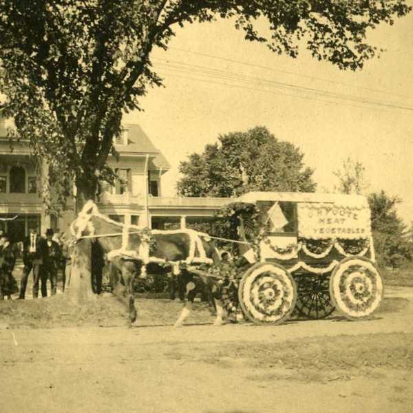 1905-Carnival-GH-Foote-market-float.jpg