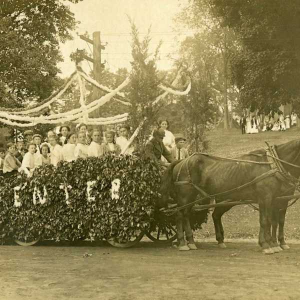 1910 Carnival: Center School Float