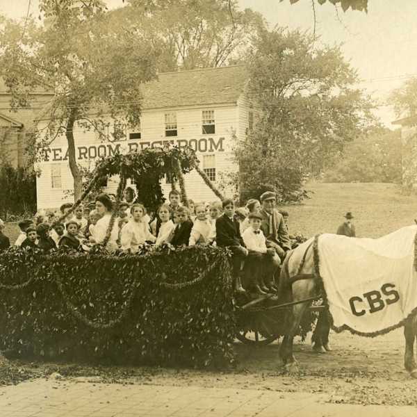 1910-Carnival-Canoe-Brook-School-float.jpg