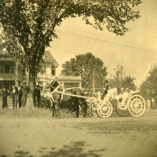 1905-Carnival-John-W-Nichols-&-grandchildren-2.jpg