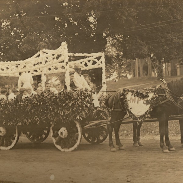 1910-Carnival-Mill-Plain-School.jpg