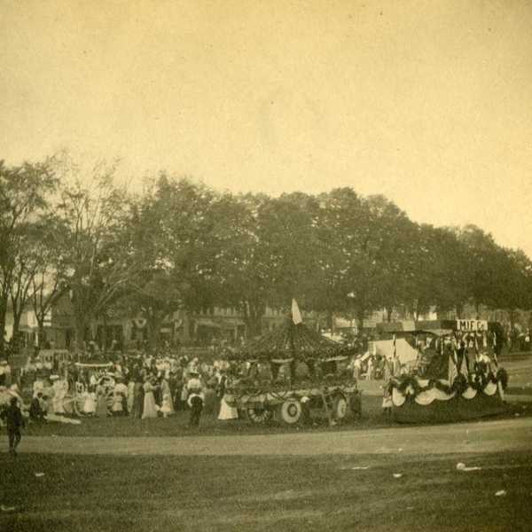 1905-Carnival-Assorted-Floats.jpg