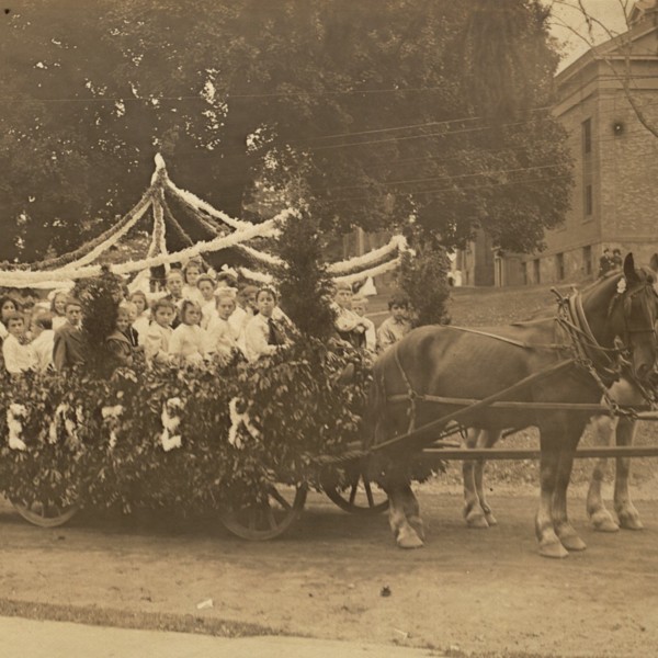 1910 Carnival: Center School Float #6